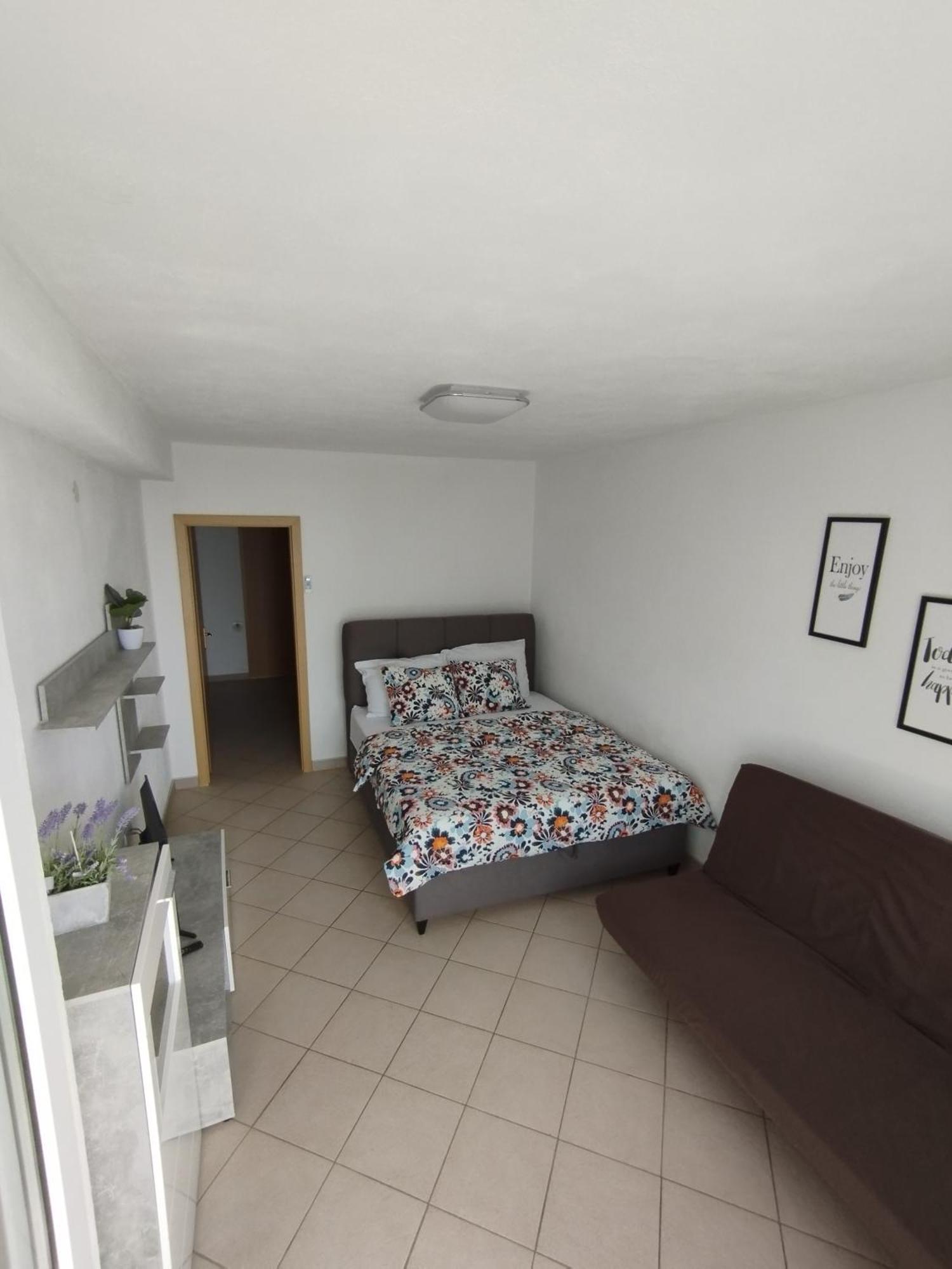 Apartments With Sea View Drvenik Makarska Riviera Luaran gambar